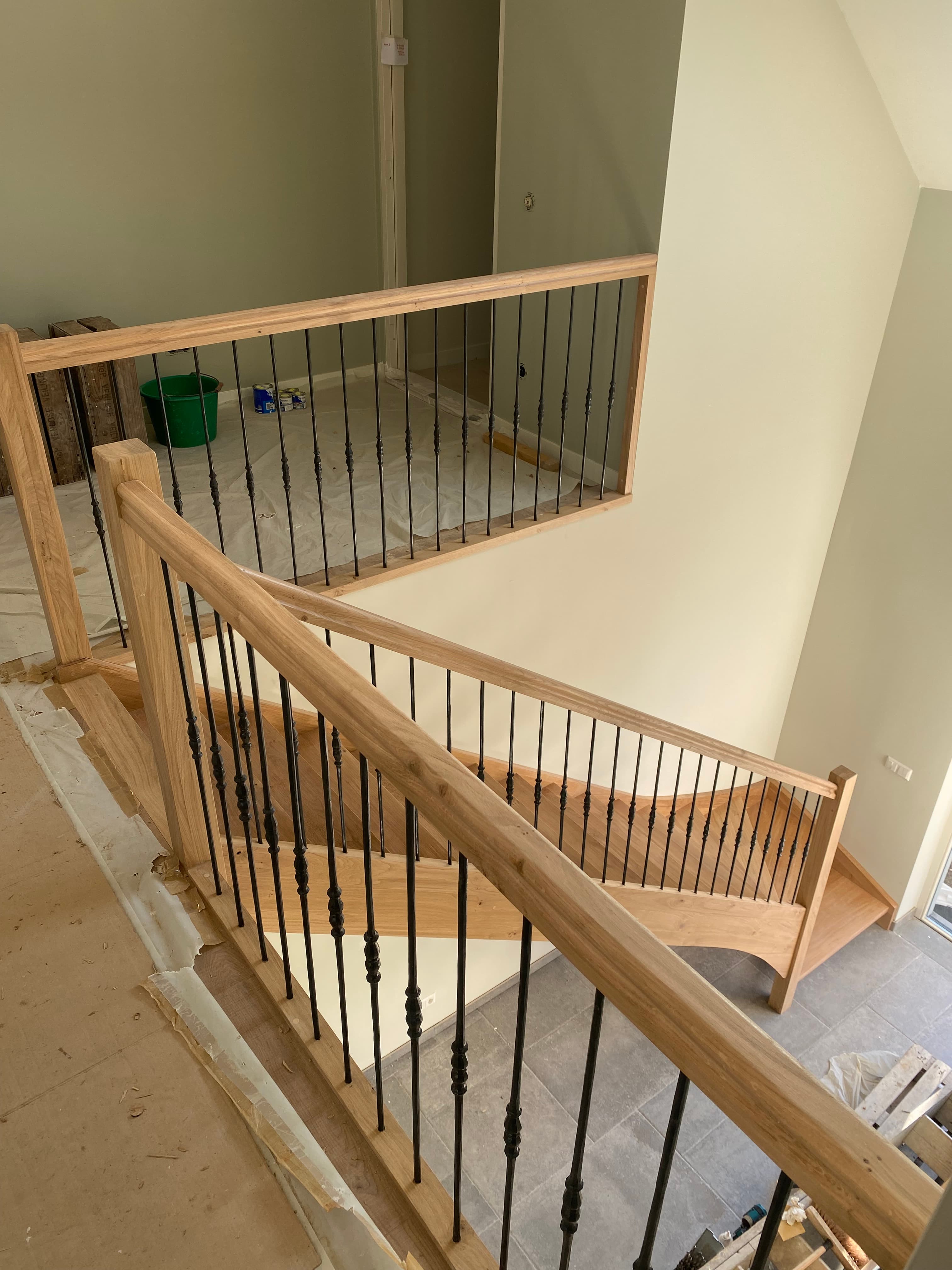 Escalier sur mesure fabriqué et posé par la Menuiserie Romain DAVID (Bourgogne)